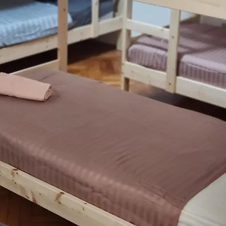 Hostel Queen Centar *